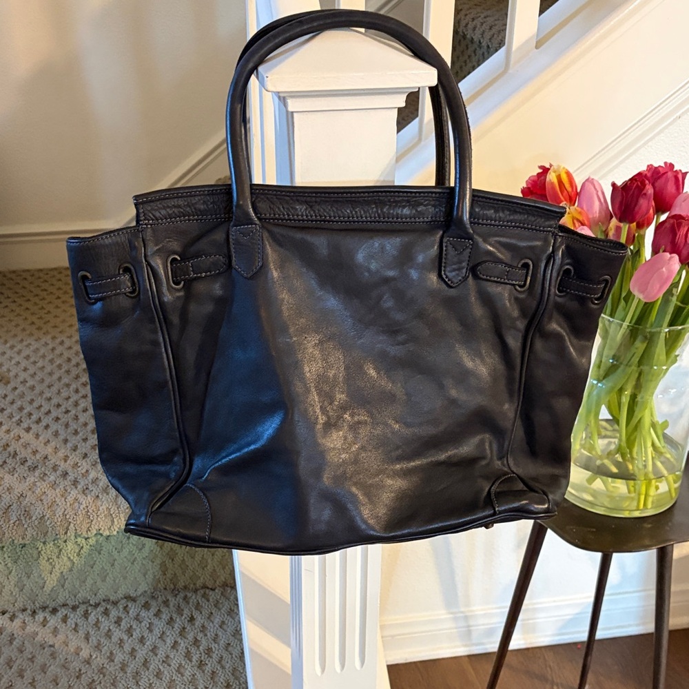Elegant Black Woven Leather Tote - Picture 4 of 5